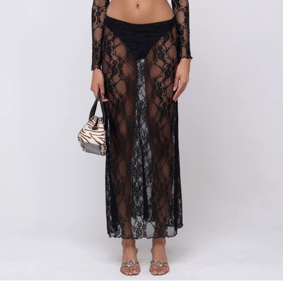 RESA black lace skirt - Picture 3 of 9